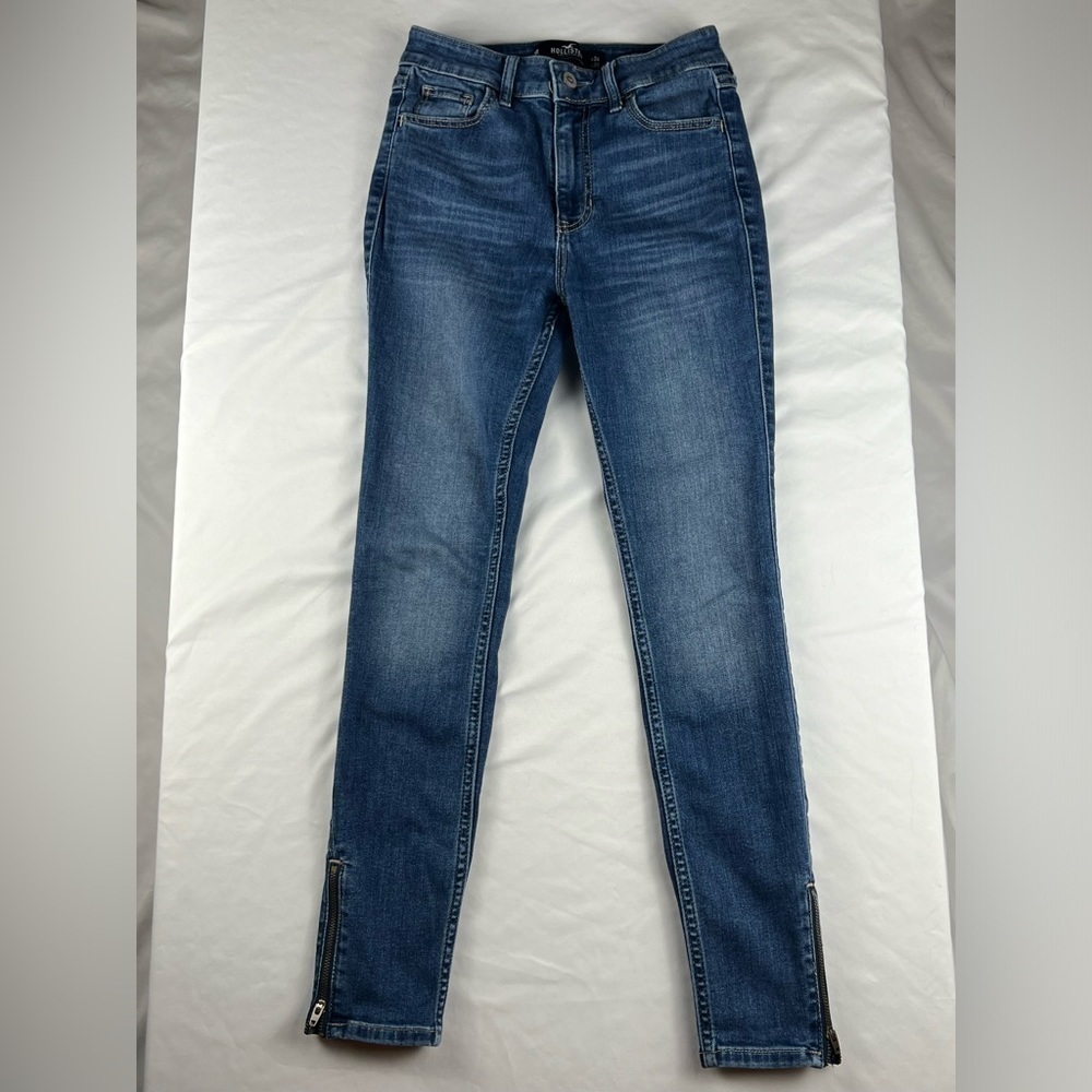 Hollister - Women’s Jeans - Size 0 Regular (w 24 l 26) - Zipper Skinny Jeans